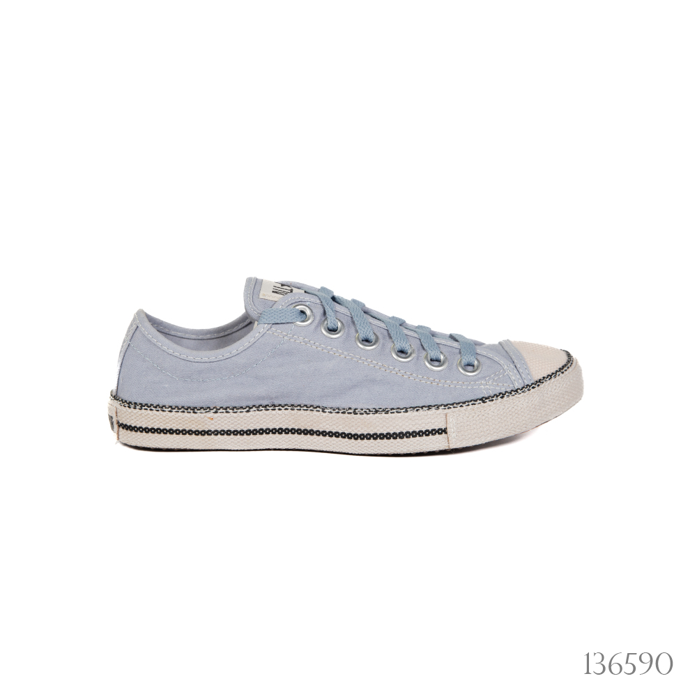 CHUCK TAYLOR ALL STAR